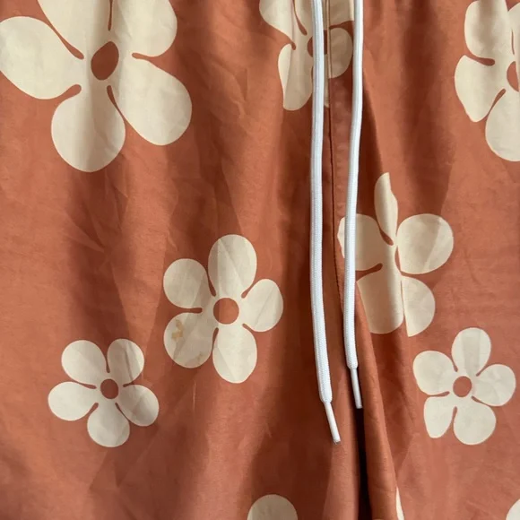 EUC - PacSun Bahama Floral 17" Swim Trunks SOLD OUT online * Smoke Free Home* - Picture 4 of 7